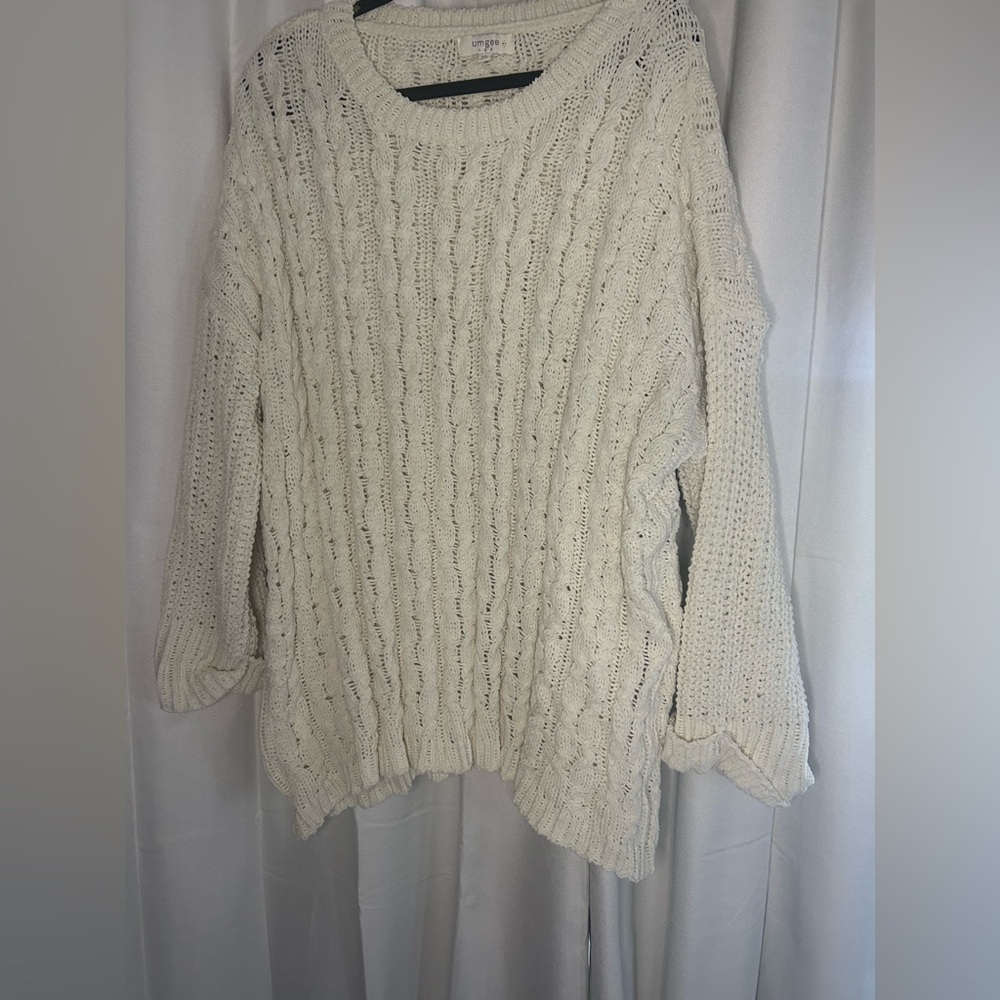 Umgee Cream Chunky‎ Cable Knit Sweater